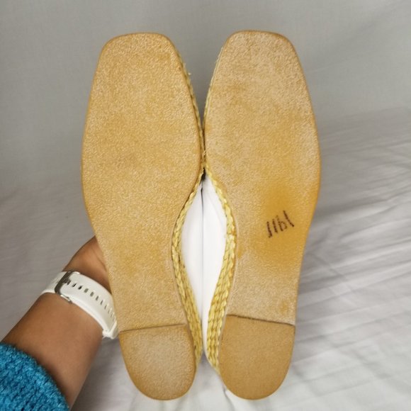 Stuart Weitzman White embroidered/ Rhinestone shoe - Picture 8 of 15